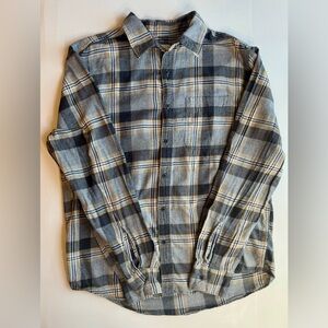 American Eagle Outfitters Black and Gray Boyfriend Super Soft Plaid Shirt Size M